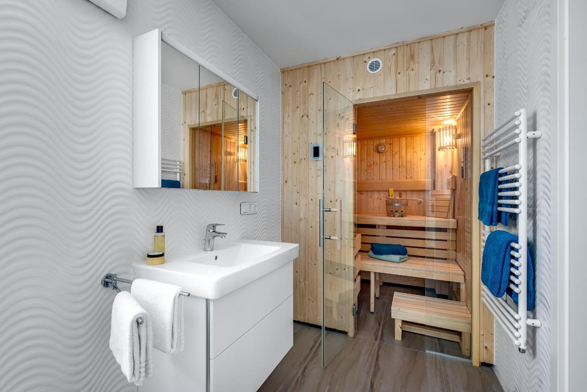 Horizont- Direkt Am Wasser, Hafenblick, Fahrstuhl, Sauna, Ueberdachter Balkon Olpenitz Bagian luar foto